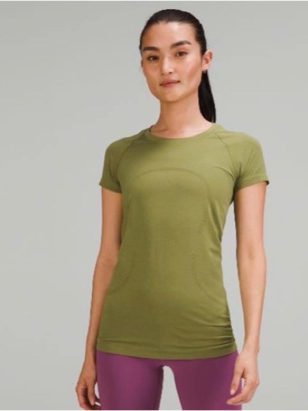 Lululemon swiftly tech hip lengthWomen’s Short Sleeve Active Tee in Olive Green